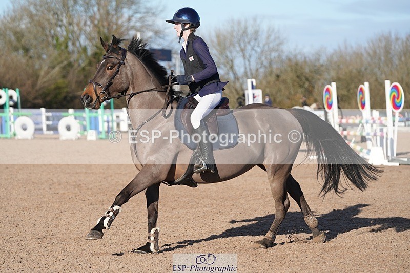 251130-115927-01121 - Cls 6 Blue Chip Pony Newcomers & 1m Open