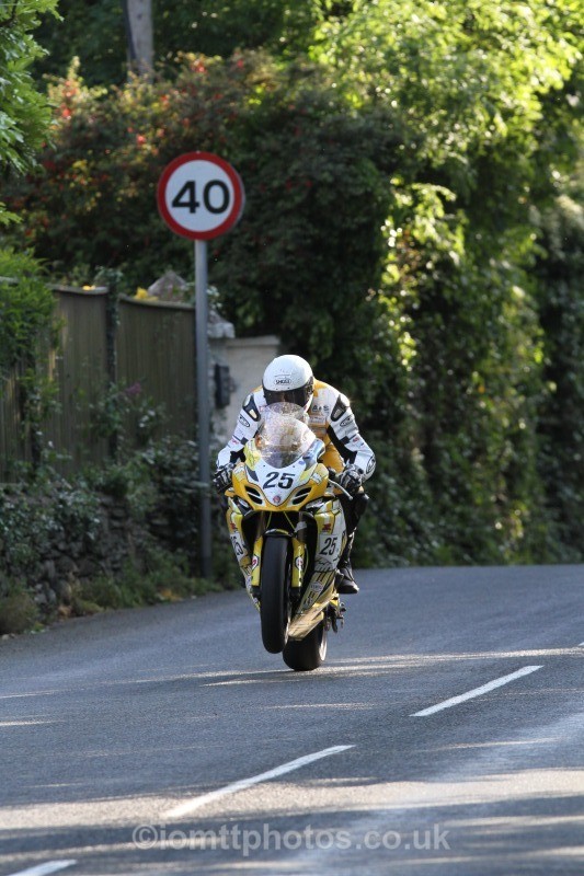 Ian Mackman Suzuki / InFront Motorcycles - Friday Practice - Solos