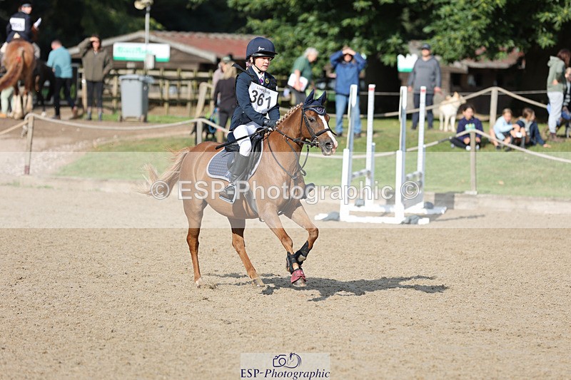 240823X-091225-14443 - 60cm R1 8.30 to 10.00