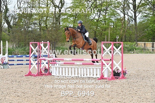 BPP_6949 - CLASS 4 FRI Senior BritiNovice/ 90cm Open