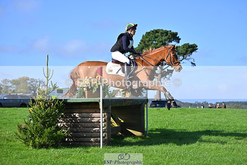 241025-110646-06661 - 010-Julia.Norman-SCOTCH.ON.THE.ROCK'Z