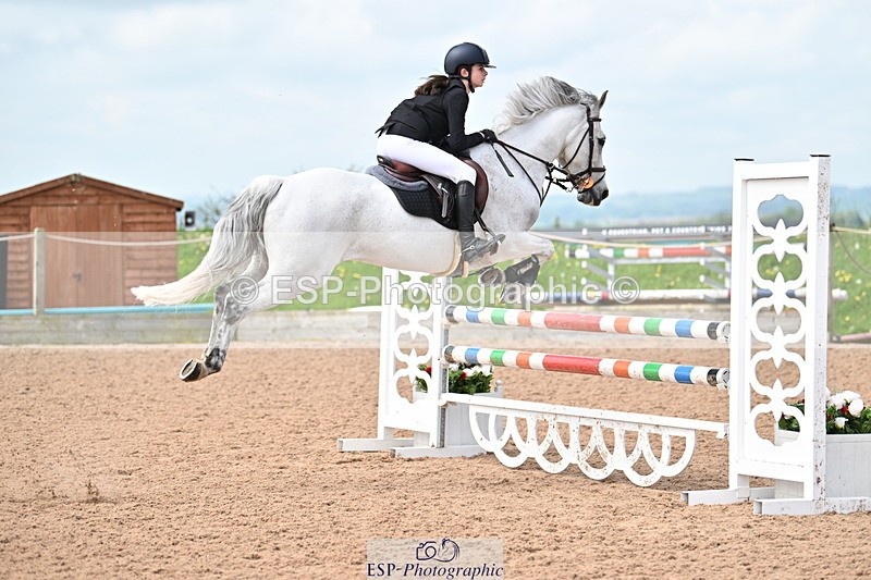 240506A-114555-08600 - Cls 4 Blue Chip Pony Newcomers & 1m Open