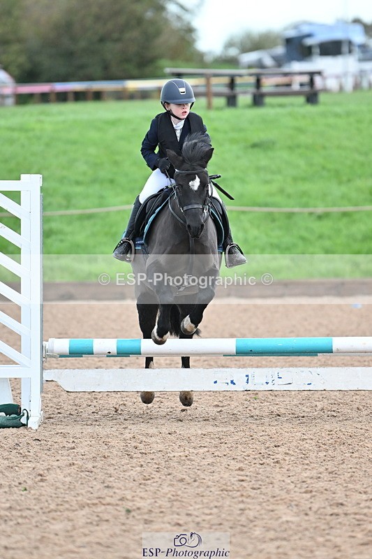 231029A-094354-02496 - 60cm Club and Schools