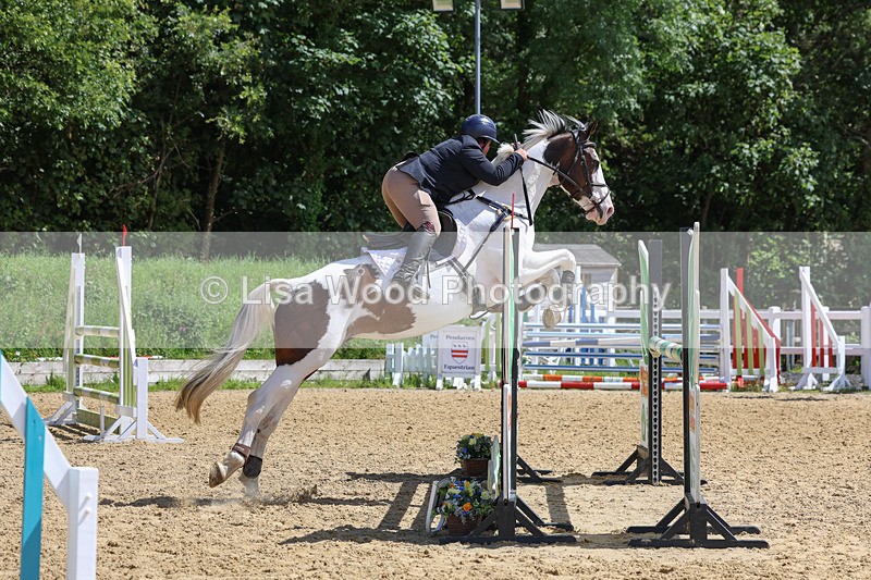 3E7A7454 - Class 8: Senior Newcomers/1.10m open