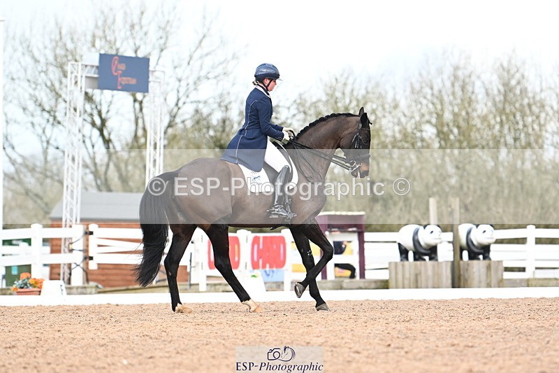 240218A-122935-07152 - 160-Abbie.Newbury-Seagry.Firstamour