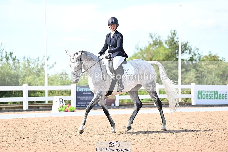 240816A-143726-05451 - 257-Looby.Marsden-RAINBOW.DREAM