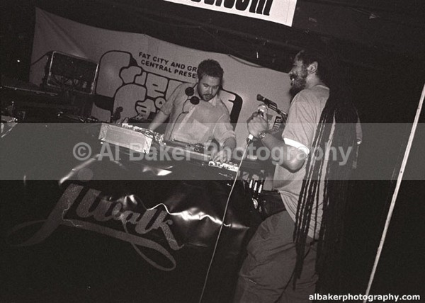 12 j-walk - Friends-&-Family @ the-roadhouse 02.11.02