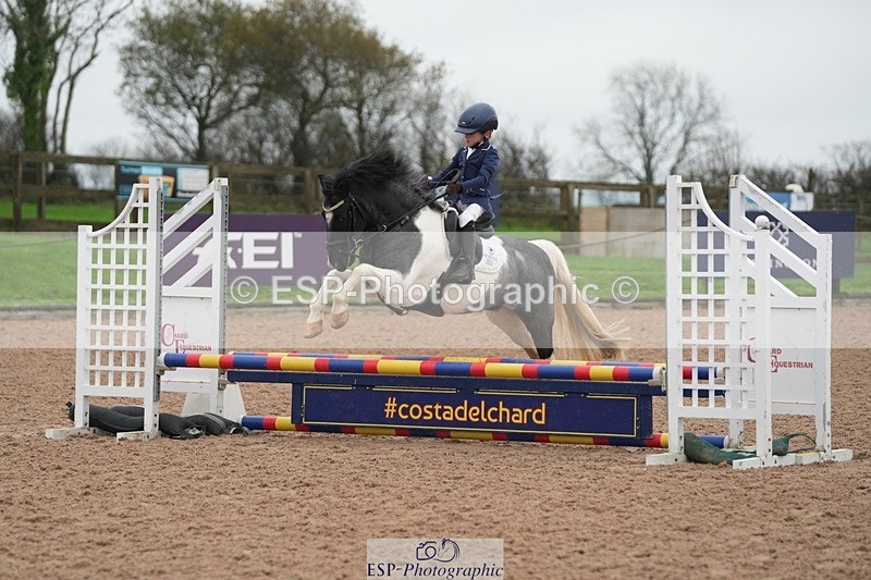 251116-094502-01407 - Cls 18 Clear Round 50cm