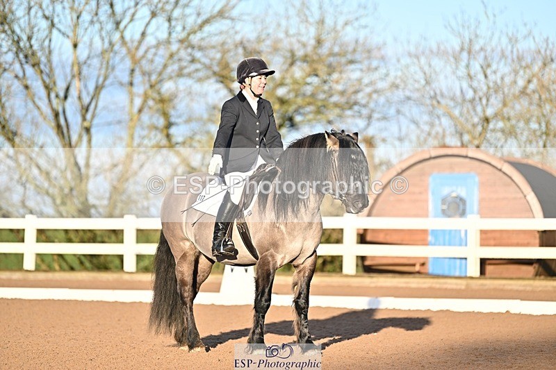 241214-093811-00989 - 117-Janine.Paterson-Pottertonpark.Mulreesh