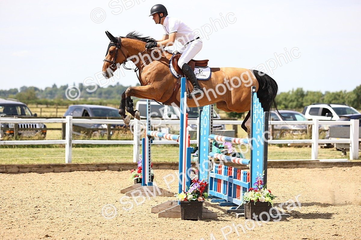 SBM_000618 - Class 15 - Redpost Equestian Senior Foxhunter - 1.20m