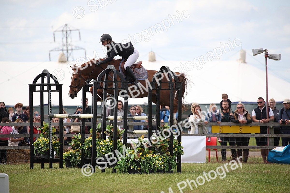 SBM_17547 - Class 208 - Senior Foxhunter 1.20m Open