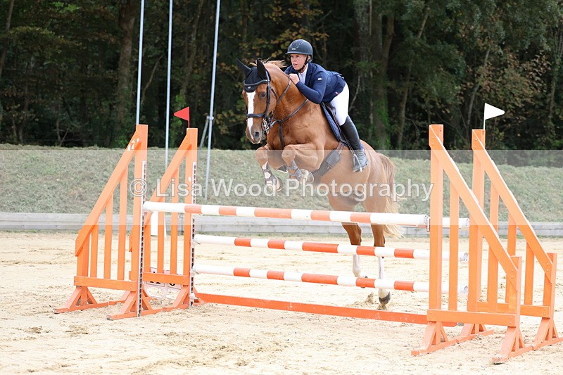 3E7A3091 - Class 8: Senior Newcomers/1.10m open
