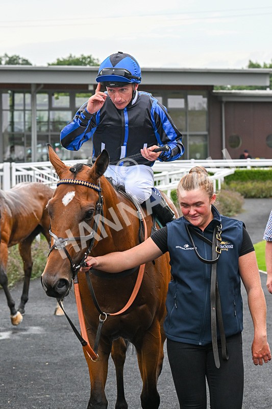 280824-Race 3-Too Much Too Young-4277 - Race 3