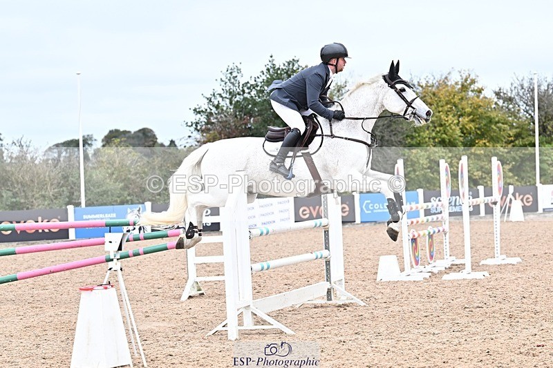 251015-133427-00605 - Cls 4 Newcomers and 1.10m Open