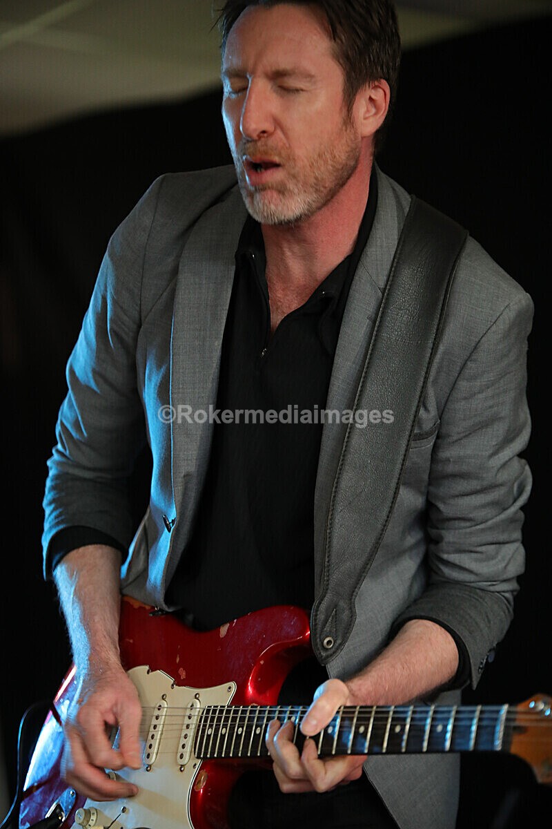 FOLK N BLUES-331 - FOLK and BLUES SEPT 2022