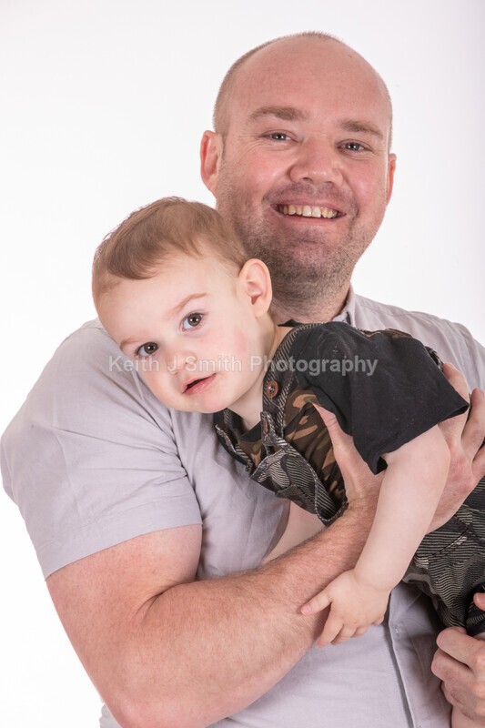 2KJS2751 - Jannie, Kristen & family. Studio