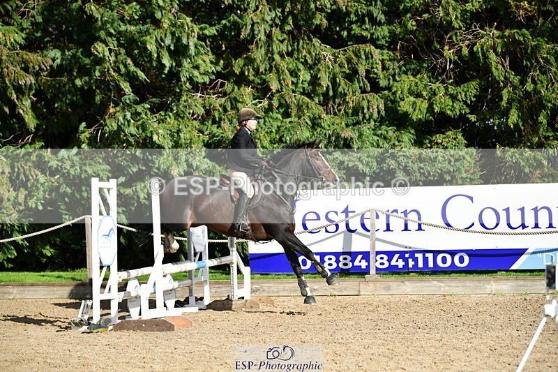 251004A-153615-01895 - Classes 8 & 9 70cm