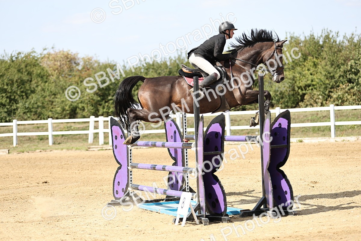 SBM_005061 - Class 6 = Senior Newcomers - 1.10m Open