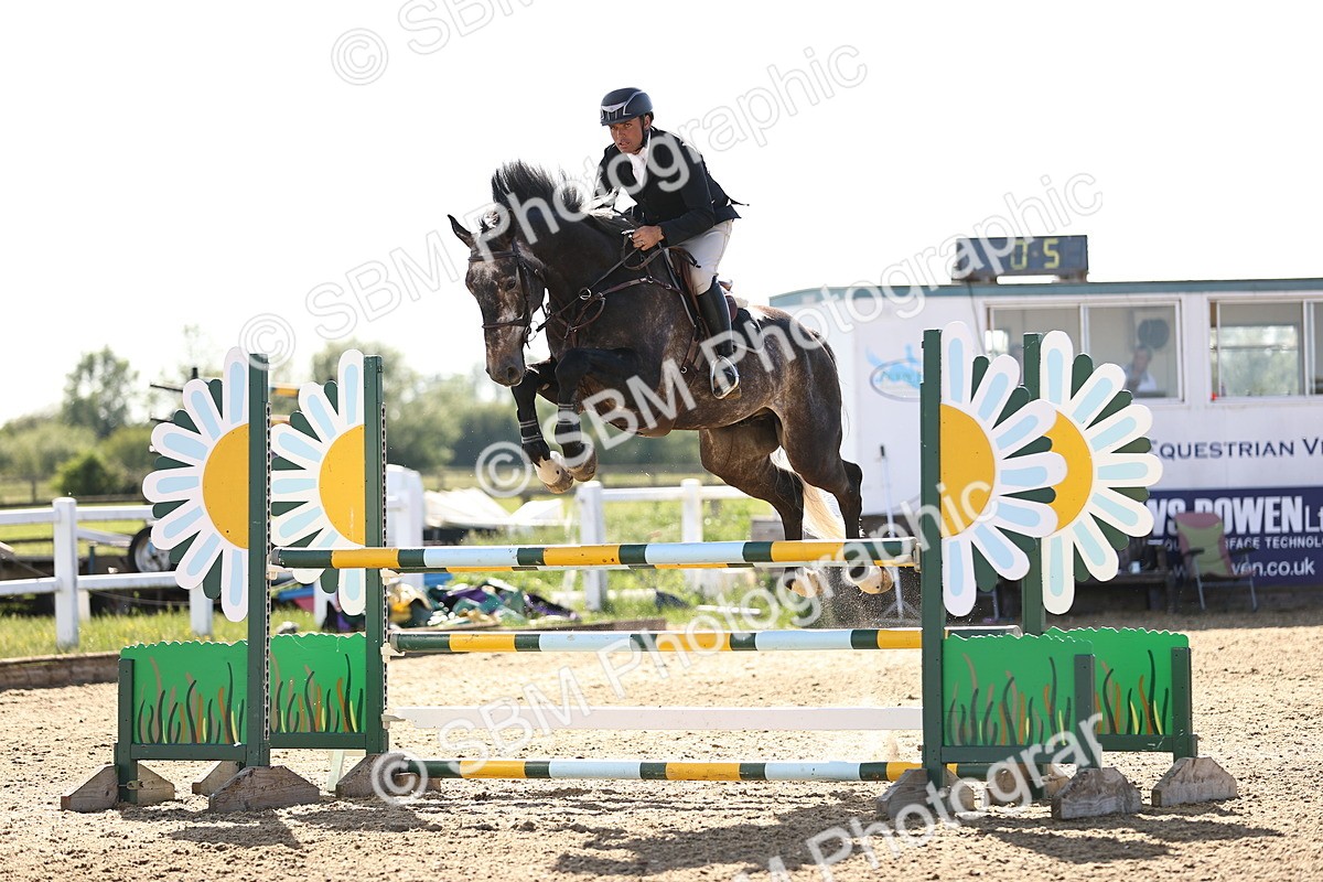 SBM_003140 - Class 5 - Senior Foxhunter - 1.20m