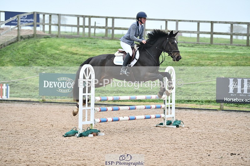 241102A-114438-04392 - SAT Cls 9 British Novice and 90cm Open