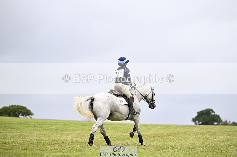 240825X-163245-37547 - 80cm XC 16.30 to 17.30