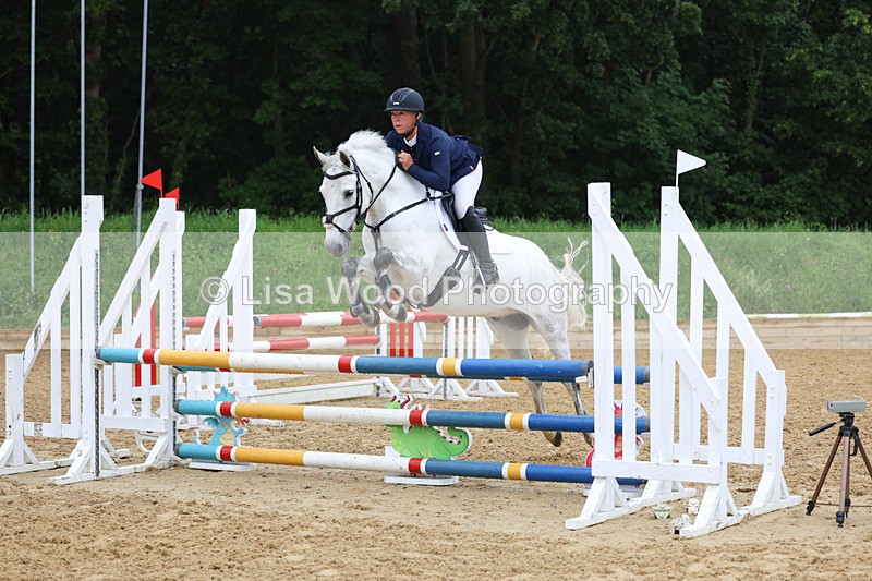3E7A5309 - Class 4: Senior British Novice/90cm open