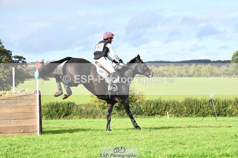 231022-140616-28969 - 342-STORM.IN.DECEMBER-Claire.Fielding-XC