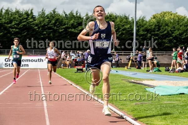 SIAB23-914430 - Track Male Set One