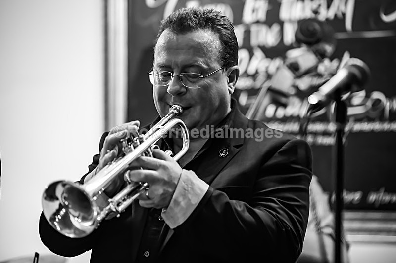  - TOM & SIMON GARDNER PLAY BROTHERS CANDOLI