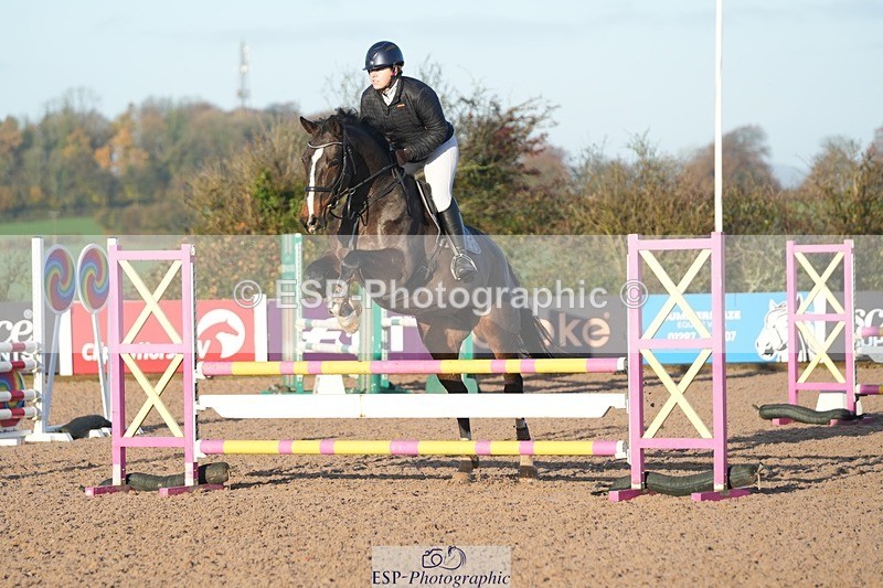 251108-083712-01788 - Cls 9 British Novice and 90cm Open