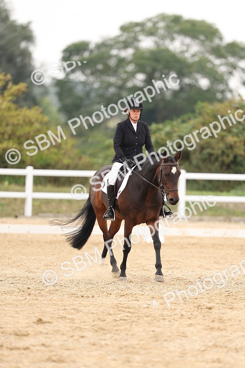 SBM_01727 - Class 9 - Novice 27 Champs