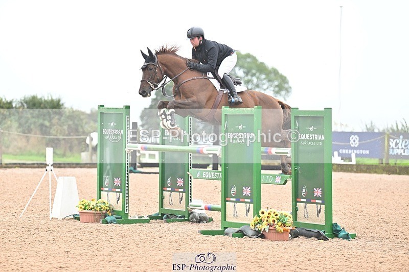 251003-130619-01026 - Cls 3 Foxhunter and 1.20m
