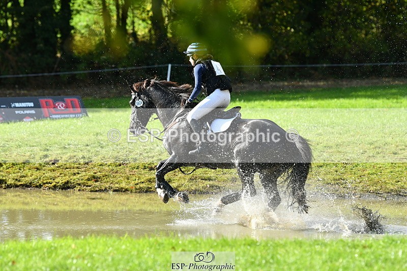 251025A-123256-19690 - F-424-Anastasia.Eaton