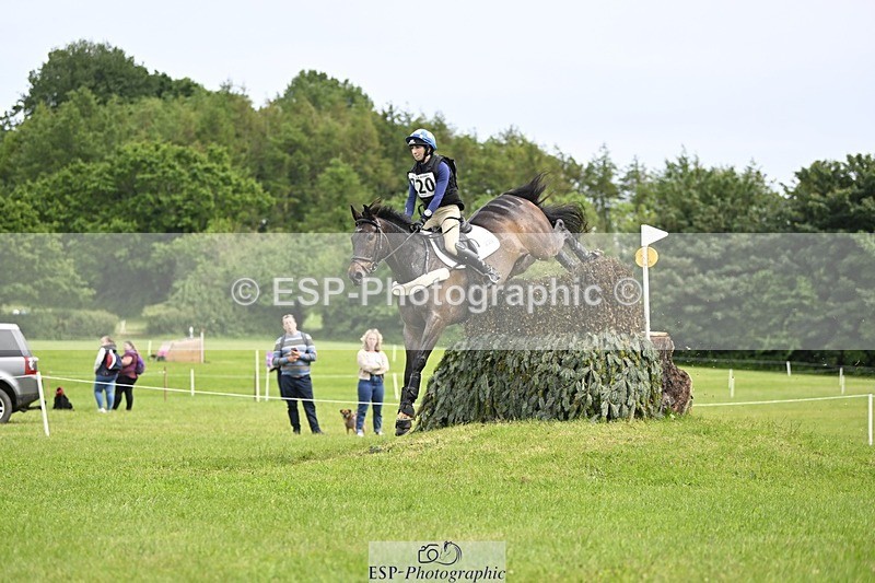 240525-153050-16794 - 220-BALLINAMURRA_FLARE_STAR-Mary_Mason