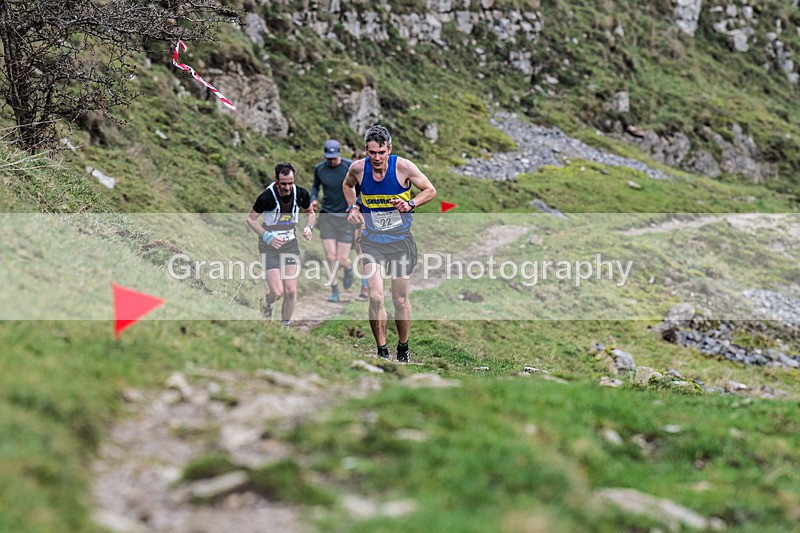 Litton-259 - Litton Christmas Cracker Fell Race (Limestone Series) Sunday 14th December 2025