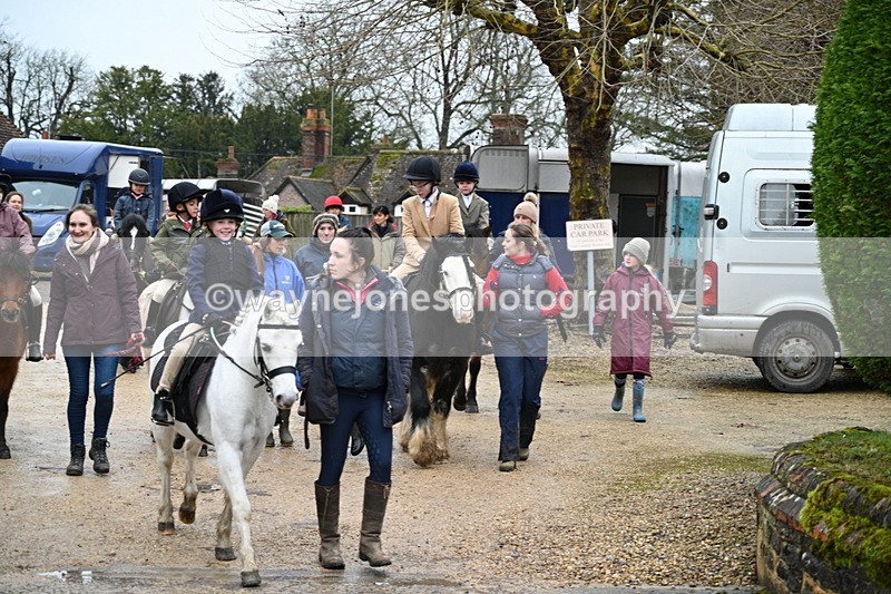 WJ7_9306 - Walk out..