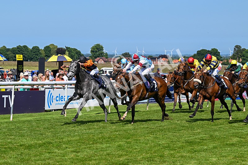 250624-Race 3-Island Native-5413 - Race 3