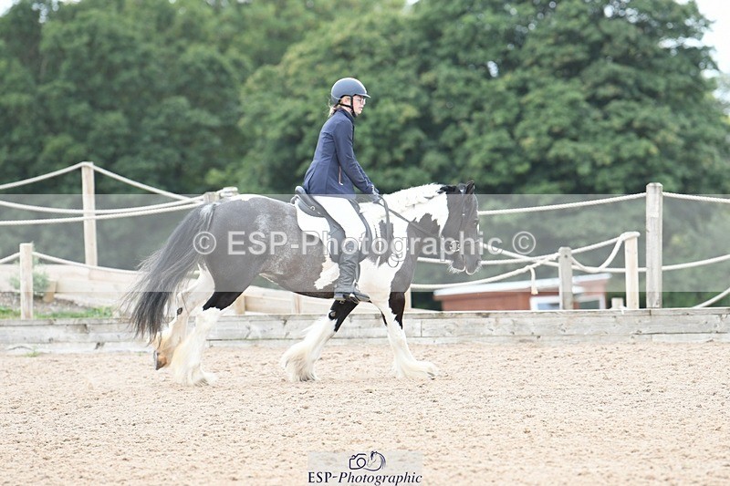 250807-104007-00247 - 80cm Round 1