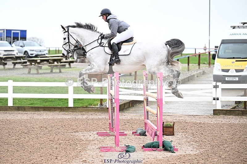 260130-130655-00487 - Cls 6 Foxhunter and 1.20m Open