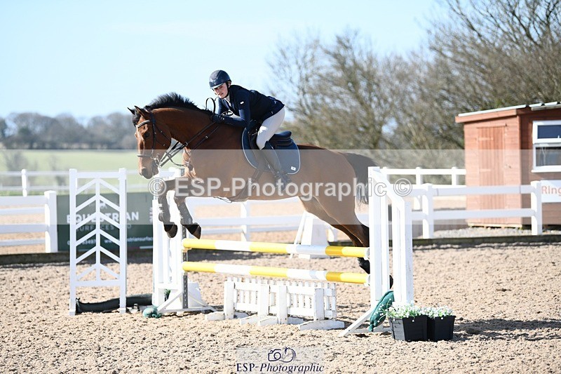 250330-104209-06224 - Cls 32 British Novice and 90cm