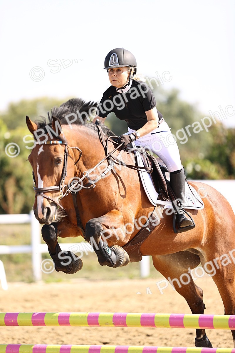 SBM_005720 - Class 9 - Senior British Novice - 90cm