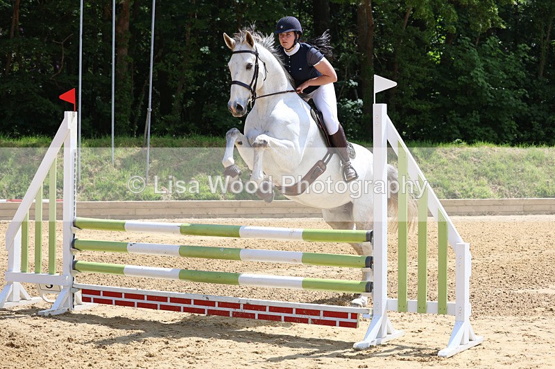 3E7A0139 - Class 9: Senior BN/90cm open