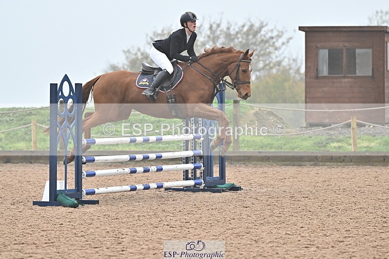 241103A-111034-06922 - SUN Cls 18 British Novice and 90cm Open