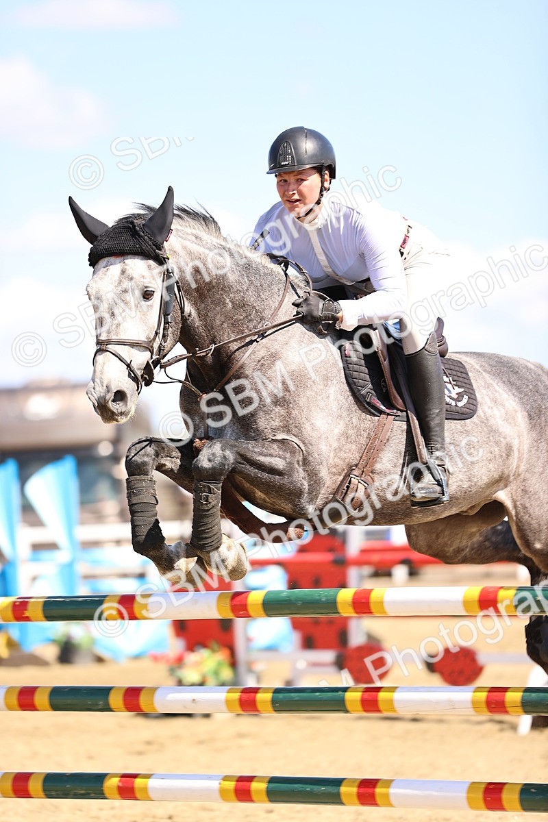 SBM_015438 - Class 16 - Senior foxhunter - 1.20m Open