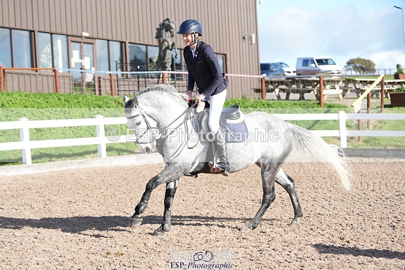 251025-131853-00518 - Cls 9 Pony Winter Discovery and 90cm