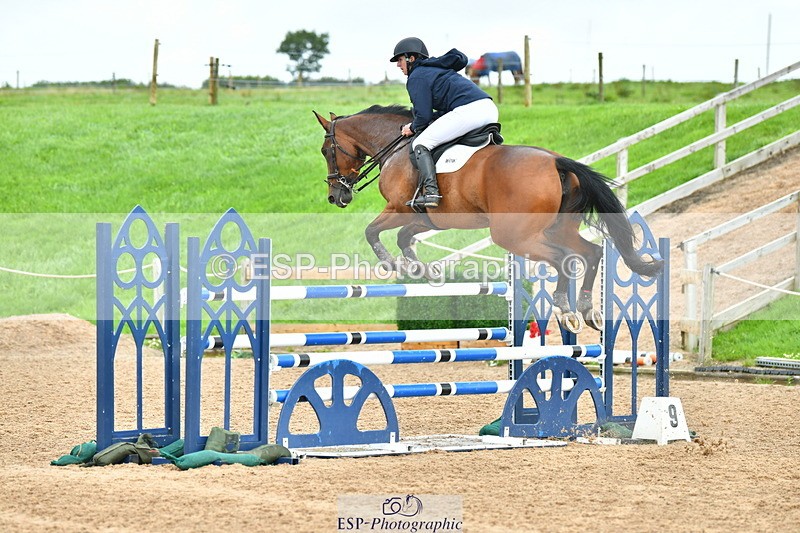 230805A-121117-00354 - Cls 3 Snr Foxhunter & 1.20m Open