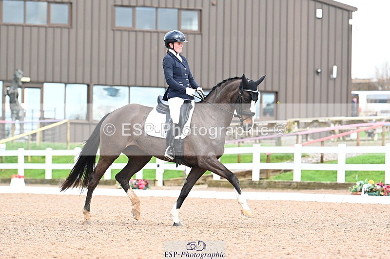 240218A-122517-07266 - 161-Katie.Warner-Active.Nuvalari