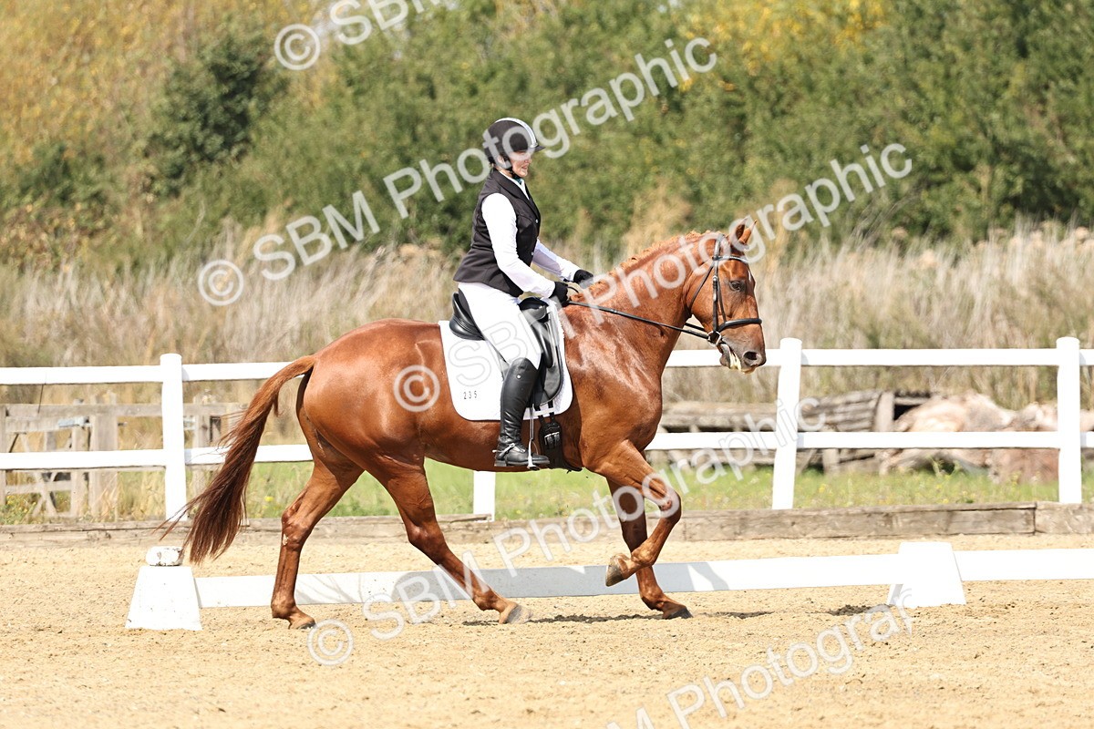 SBM_018372 - Class 16 - Novice 5 - 11.12-12.01