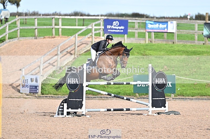251001-150845-00527 - Cls 6 Foxhunter and 1.20m Open