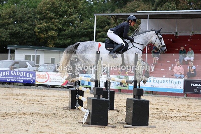 3E7A3179 - Class 8: Senior Newcomers/1.10m open